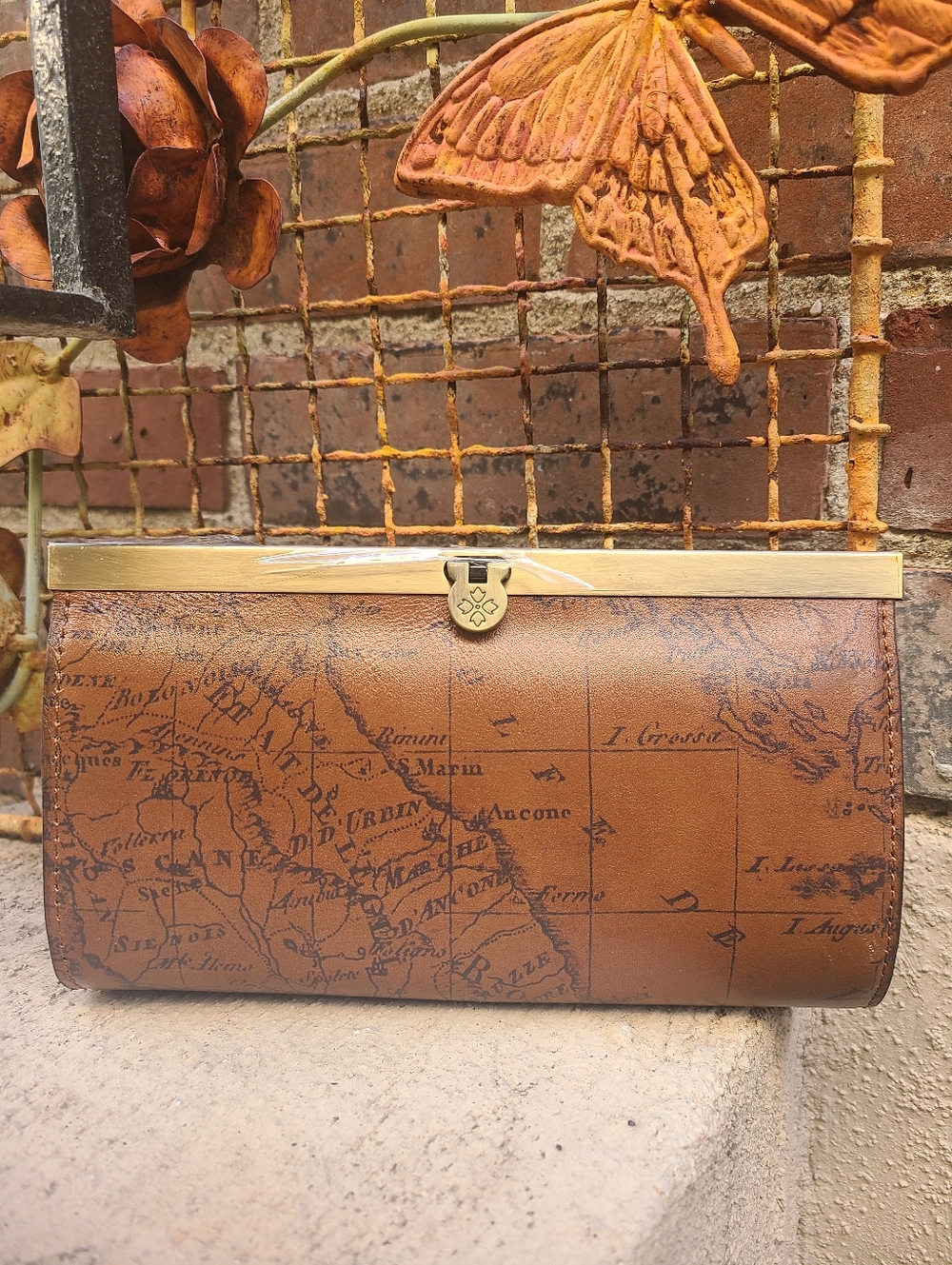 Patricia Nash Couchy Wallet Sigature Map RIot Rust NWT - Picture 8 of 8